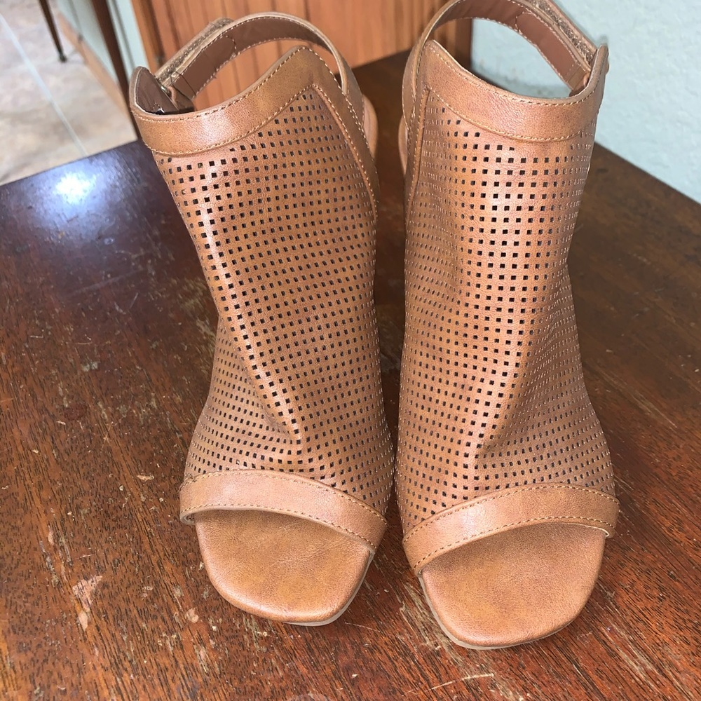 Steven by Steve Madden sandals